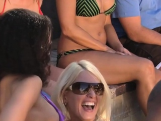 Swinger couples share their hot bodies