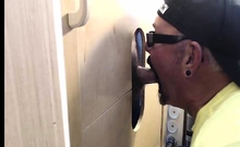 Amateur gloryhole gaydaddy sucking dick