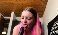 Thick White Girl Gives Epic Throatjob on Webcam