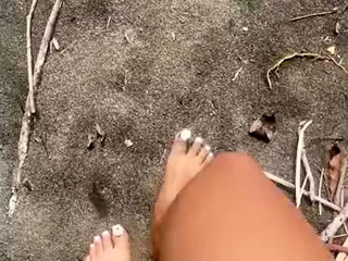 Amateur Foot Fetish Girlfriend Sucks and gives a Footjob