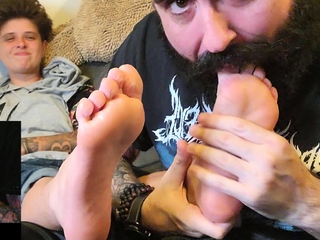 Amateur Foot Fetish Girlfriend Sucks and gives a Footjob