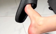 Maitresse Madelines solo foot fetish POV