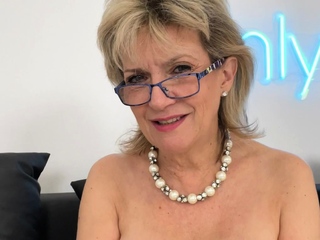 Blonde MILF with Big Boobs Playing Cam Free Porn