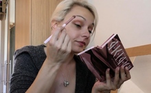 amateur blonde solo webcam