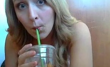 Cumshot amateur MILF suck and jerks dude in the bedroom