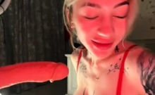 Cute Amateur Webcam Teen Girl Toying Pussy On Webcam